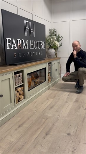 🚨👉A MUST SEE COLOUR IS HERE………..Meet our huge 3m long shaker beaded tv stand (Log design)which includes the stunning 870mm new forrest deluxe edition British fire 🔥 For prices and more information on these head over to the living room collection on our website or simply send us a DM or Email👇 www.farmhouse-furniture.co.uk 01277 811 900 info@farmhouse-furniture.co.uk ☑️ Fires are pre built into our cabinets for simple plug in operation ( no fitting required ) ☑️ Luxury real life log upgrade c