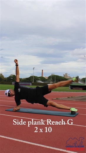 🐫 RENFORCEMENT MUSCULAIRE - Jambes et Gainage 💪 Parce qu’un triathlète, ce n’est pas que de la natation, du vélo et de la course… c’est aussi un corps solide, équilibré et prêt à tout donner 💥 On te propose aujourd’hui une série de 5 exercices à faire pour renforcer tes jambes et ton gainage !! Après un échauffement d’1 min de corde à sauter : • 4x8 Gobelet Squat — Reste toujours en tension pour plus de travail • 3x20 Fentes Sautées — 10 de chaque côté pour un côté explosif 🧨 • 3x12 Him Trus