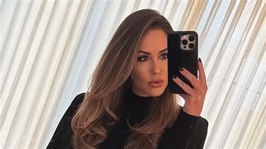 UFC icon Brittney Palmer dubbed 'an almost perfect woman' in holiday season post