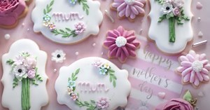 How To Make A Beautiful Mother's Day Floral Cookie Set