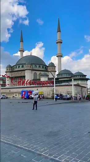 🇹🇷 Taksim Square in Istanbul - Turkey 🇹🇷