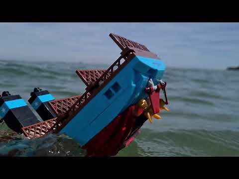 Lego Ship sinking in the sea !!!