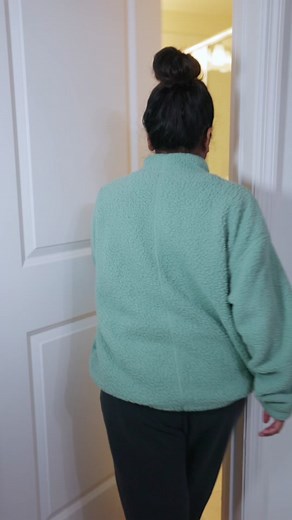 I've officially become a pro at changing locks thanks to how easy it is to install @schlagelocks Changing out your hardware is such an easy way to elevate your builder home and make it more you. I've been loving the look of the Davlin lever with Remsen trim in my bathroom especially in matte black! #schlagelocks #schlagepartner #homeimprovement #ad #homedecor