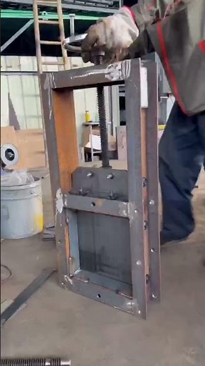 Manual slide gate valve #valve #machine #manufacturing #supplier https://www.darko-tech.com/