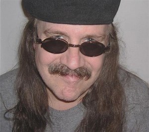 Grayson Hugh carries a familiar tune to Cafe Nine (video)