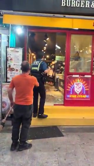 Korean man doesn't like Turkish kebab.