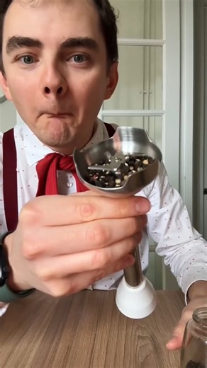 Your daily dose of genius hacks starting with a stuck ring save!