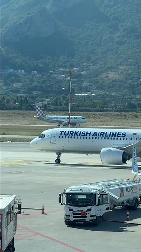 VOLOTEA Airbus A320 stunning take off from Palermo airport ✈️