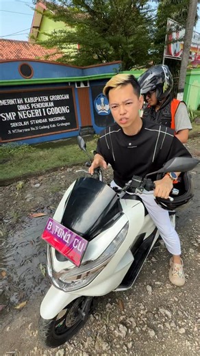 Toni on Instagram: "UDAH SAMPE GROBOGAN #tonicu #lomba #games"