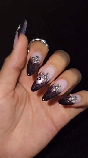 Venalisa Official on Instagram: "See this nails vibe💅✨ This plum cat eye ombre + cheetah print + cross bling combo is chef’s kiss🤯 All done with VENALISA gel polish—base is QC02 quick construction gel, cat eye shade is #5648 (soak-off formula, obsessed with the finish!) Tutorial‘s right here—tag your nail bestie to slay this look together! #nailtutorial#nailinspo#ombreNails#cateyenails#crossnails#NailArt#venalisa"