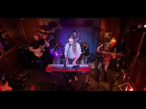 Live Edge performs I'm Gonna Crawl