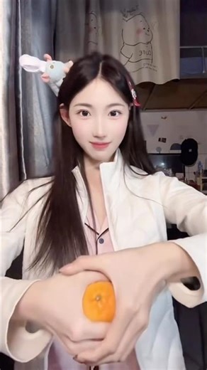 Chinta Ta Ta Chita Chita Song 😘 orange prank😵‍💫🤪 #chintatachitachita #song #music #shortsfeed