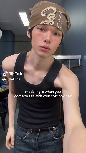 Exploring the Wolf Cut: A New Trend in Asian Male Hairstyles