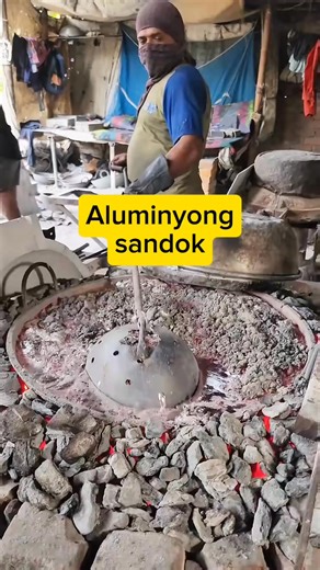 Traditional and manual making of aluminum ladle. #fblifestyle #ladle #aluminum #process #howto #diy #ideas #style #tradional #design #viral #amazing #oldschool #love | Gerald Aldea