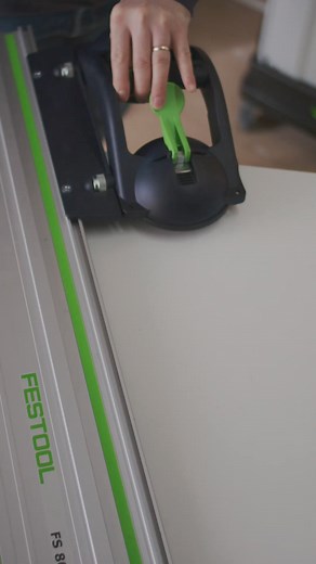 The GECKO Suction Clamp features dual quick-release suction cups for a secure seal on non-porous materials. With an easy-grip handle, it lifts and carries up to 50 kg. Combine it with the Gecko Guide Rail Adapter to secure Festool guide rails on non-porous surfaces for precise cutting or routing. . #festool #festool_australia #festoolaus #festoolgecko #geckoclamp #festoolaustralia | Festool Australia