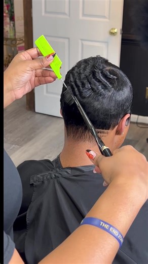 ✨Using my favorite tool! Marcel curling iron✨ #pixiecut #hairstyle #pixie #shorthair #foryoupage