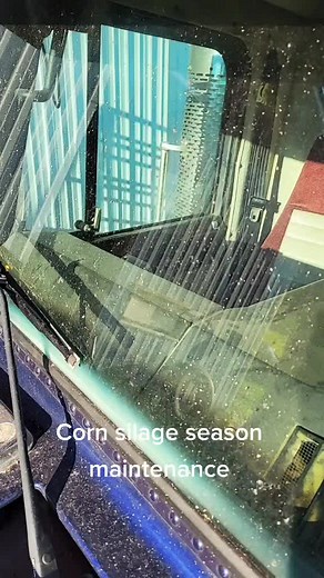 That time of year. #silage #silage #meyermfg #meyermanufacturing #freightliner #farmtok