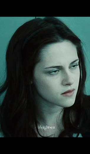 bella just like: 👁️👄👁️ || #twilight #bellaswan #edwardcullen #twilightmemes #twihard #midnightscn #twilightedits #bellward #fypシ #twilightmeme #twilightshitposting #twilightmovies #funnymeme #memeedit #kristenstewart #robertpattinson #memes #itstheflourescents #edwardcullenmeme #bellaswanmeme #explore #popular #memeedit