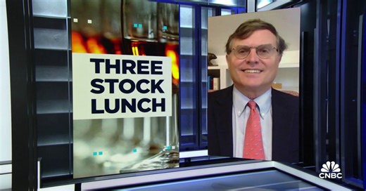 Three-Stock Lunch: Macy's, Mondelēz, & Broadcom