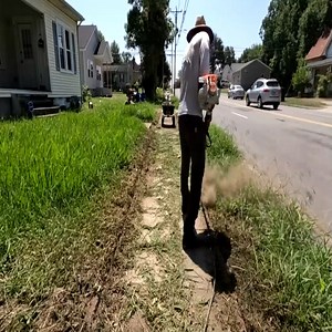 1.4K views · 15 reactions | We CAUGHT this Yard RIGHT before CODE ENFORCEMENT showed up SATISFYING Edging | Esther Anderson | Facebook
