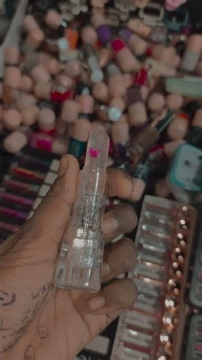 best lip locks with flower and so cute only rs 120