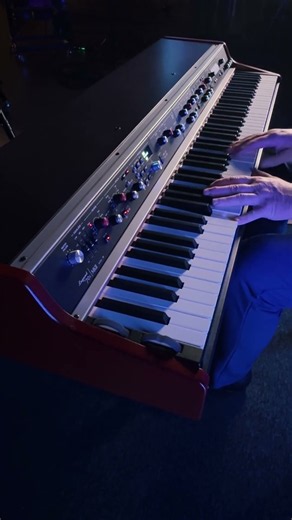 A Stage Piano Built to Grow | Viscount Legend ’70s MKII Artist-W