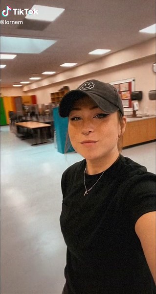 #teachersontiktok #teachersoftiktok #teacher #classroomsetup #elderemo #emoteacher #altteacher