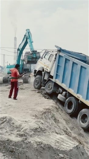 Dump Truck Stuck in the Worst Position #construction #challenge
