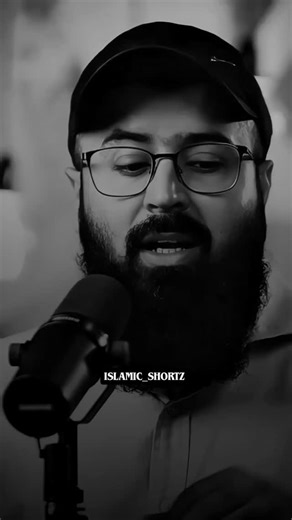 ‎لَا إِلَٰهَ إِلَّا ٱللَّٰهُ 🏴‎ on Instagram: "#tahajalil . . . . 日本利用压电瓷砖将脚步转化为电能。这些瓷砖捕捉来自你脚步的动能。当你行走时，你的重量和动作会对瓷砖产生压力。瓷砖会轻微弯曲，从而产生机械应力。瓷砖内部的压电材料将这种应力转化为电能。每一步都会产生少量电荷，而数百万步结合在一起就能产生足够的电力来驱动LED灯、数字显示屏和传感器。在像涩谷车站这样繁忙的地方，每天大约有240万个脚步为这一系统作出贡献。这些电能可以被储存或立即使用，从而减少对传统电力来源的依赖，并支持可持续的城市基础设施。这种方法将日常运动转化为实用的可再生能源#日本# 知识 ＃事实 ＃你知道吗 #推荐 ＃科技 #创新 历史 技术 实验热门日本利用压电瓷砖将脚步转化为电能。这些瓷砖捕捉来自你脚步的动能。当你行走时，你的重量和动作会对瓷砖产生压力。瓷砖会轻微弯曲，从而产生机械应力。瓷砖内部的压电材 料将这种应力转化为电能。每一步都会产生少量电荷，而数百万步结合在一起就能产生足够的电力来驱动LED灯、数字显示屏和传感器。在像涩谷车站这样繁忙的地