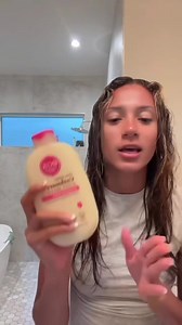 EOS Cashmere Body Wash: Strawberry Dream Scent