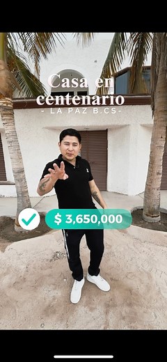 Casa en centenario La Paz BCS. $3,650,000 Espaciosa casa, de oportunidad!Ubicada en el primer cuadro de El Centenario: a solo 3 cuadras de Carretera, cercana a escuelas, tiendas de colonia, iglesias, parques y campos deportivos.Cuenta con 2 niveles en los que se encuentran:-3 Recamaras-1 estudio-4 Baños-Sala-Cocina y-ComedorBalcon con acceso a la fachada frontal de la propiedad.Cuenta con amplio patio interno y una palapa. | Sultanes inmobiliarios