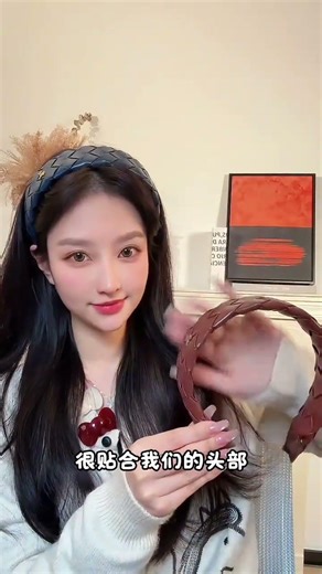 Canadian designer brand FunF hand-woven hair bands with an extraordinary texture understat