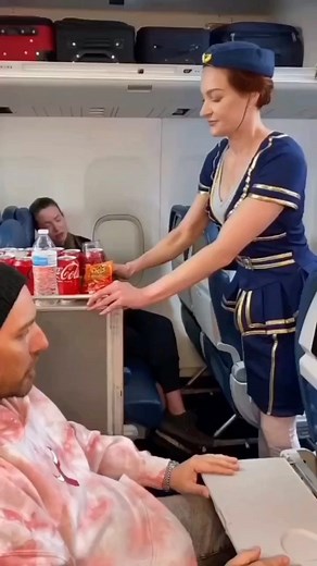 New Flight Attendants | Multitasking ✈️ * * * #legslegslegs #crewselfie #trolleydolly #comeflywithme #stayups #crewfie #cabincrewlegs #collants #killerlegs... | Instagram