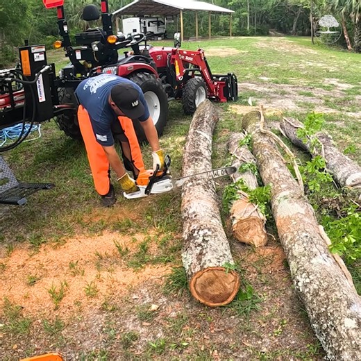 Taking the Log Splitter on the Road #logsplitting #firewood #splittingwood #woodsplitter | The Kelley's country life
