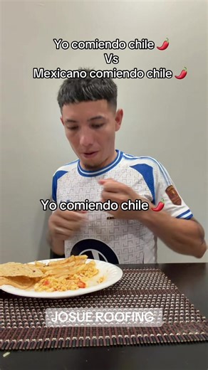 Mexicanos comiendo chile #mexico #mexico🇲🇽 #mexicanfood #comidamexicana #comidamexicana🇲🇽