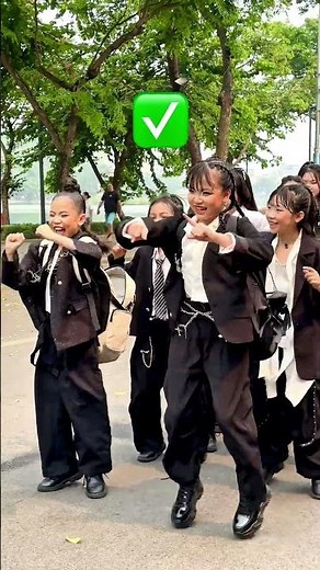 Jump Shot Dance 🧸 Throw Bear Into Backpack 🎒 Viral Dance Trend 2026 #shorts #jumpstyle #trending