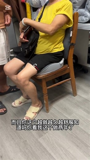 STOP The Butt Pain! Best Cushion for Thin Seniors with Coccyx Issues 🍑 #singapore🇸🇬 https://jchealth.sg/products/donut-lumbar-seat-cushion-set-ergonomic When this couple came in, they were desperate to find a solution for her 82-year-old mother's severe tailbone (coccyx) pain. Standard lumbar and donut cushions weren't working—especially since her mother has a very thin frame and needs targeted, gentle support. We took the time to check and test our specialized thin-profile seat cushion, whic