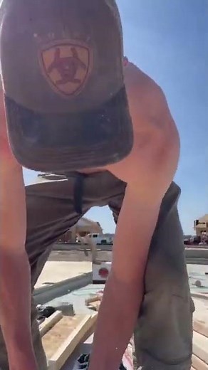 Crazy construction worker grinding shirtless￼￼!!