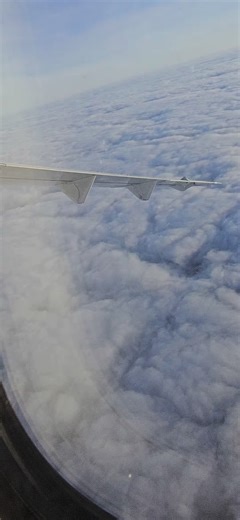 Experiencing Clouds from a Plane