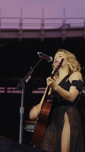 Maggie Rogers Live Performance in Vienna - Don't Forget Me