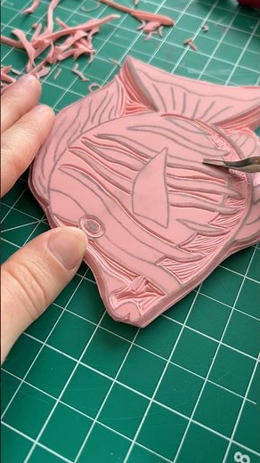 Tropical fish carve and print! Linocut printmaking process #artwork #blockprinting #asmr