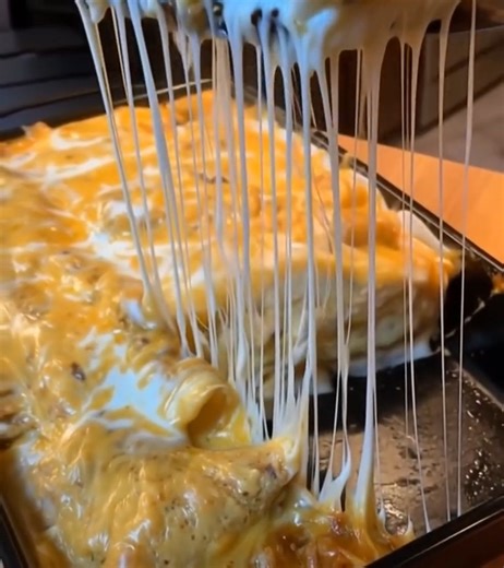 "My hubs took one bite, stomped his foot, and said "WOW!!" The kids were too busy downing their serving to make a peep haha. Truly outstanding!" Recipe in c.o.m.m.e.n.t | Grandma’s Recipe Vault