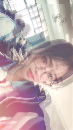 想到你这般的决绝的人居然也为一个人疯狂过 心好痛