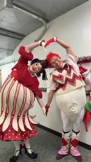 Isabelle Simone Pizzurro | Backstage dance breaks🤍 #grinch #actor #backstage #musicaltheatre | Instagram