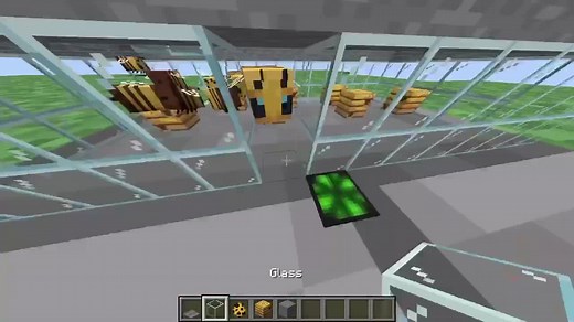 Creating a Bee Trap in a Tiny Block House | Minecraft Tutorial