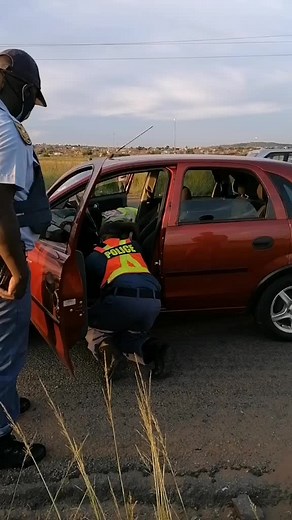 Cops wear Nike Caps now? 🤔😅💸#tiktoksouthafrica #fypシ #foryou #police #southafrica