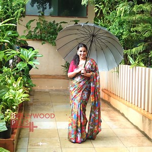 Vidya Balan Poses, Flaunts in Colourful Saree🔥❤️ || Bollywood Plus || #BollywoodPlus #VidyaBalan #Poses #Flaunts #ColourfulSaree | Bollywood Plus