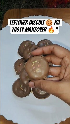 “Simple biscuit ka chocolate twist 🍫 | Try this easy hack#youtube #food #chocolate #ytshorts