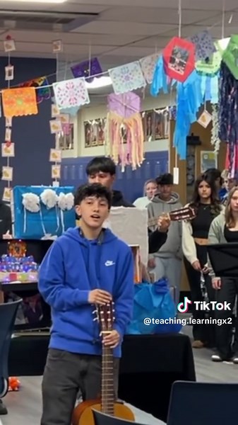 Nuestro mariachi “Los gatos salvajes” inaugurate our 2025 ofrenda #ofrenda #diadelosmuertos