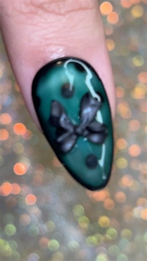 Cute Lace Dot Nail Art 💚💅🏻 #simplenails #naildesign #nailtech #pretty Ω#gelnails